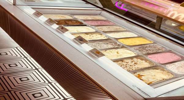 ICE-CREAM-COUNTER-3