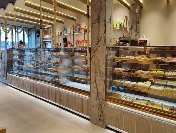 SWEETS-&-CAKE-WITH-NAMKEEN-COUNTERS-17