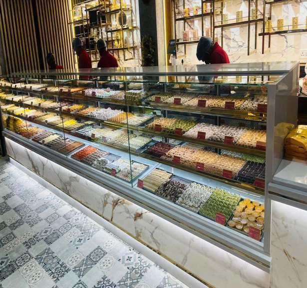 SWEETS-&-CAKE-WITH-NAMKEEN-COUNTERS-24
