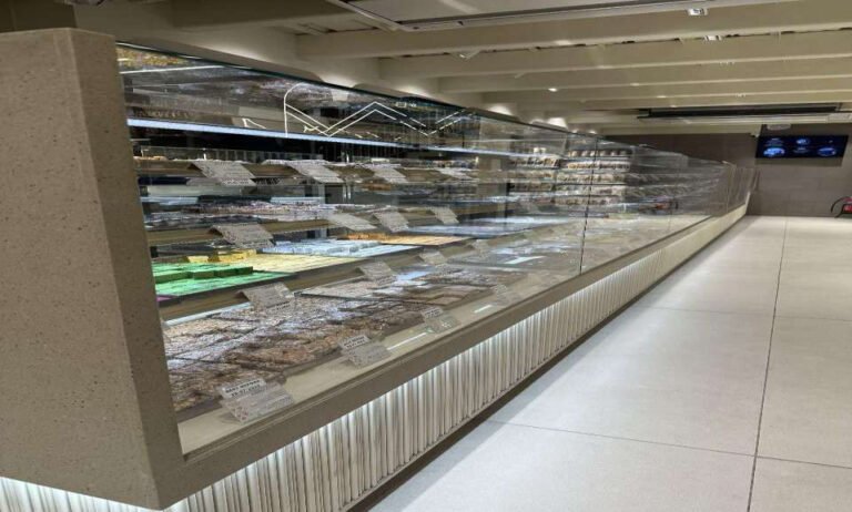 SWEETS-&-CAKE-WITH-NAMKEEN-COUNTERS-4