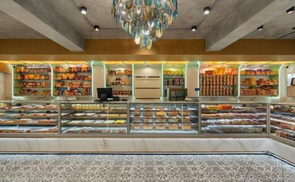 SWEETS-&-CAKE-WITH-NAMKEEN-COUNTERS-5